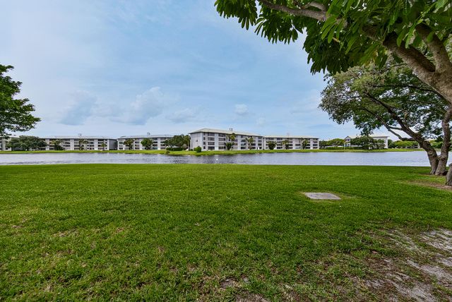 9420 Poinciana Place 108, Davie, FL 33324