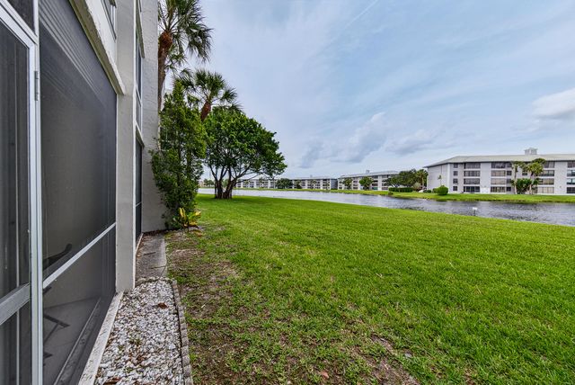 9420 Poinciana Place 108, Davie, FL 33324