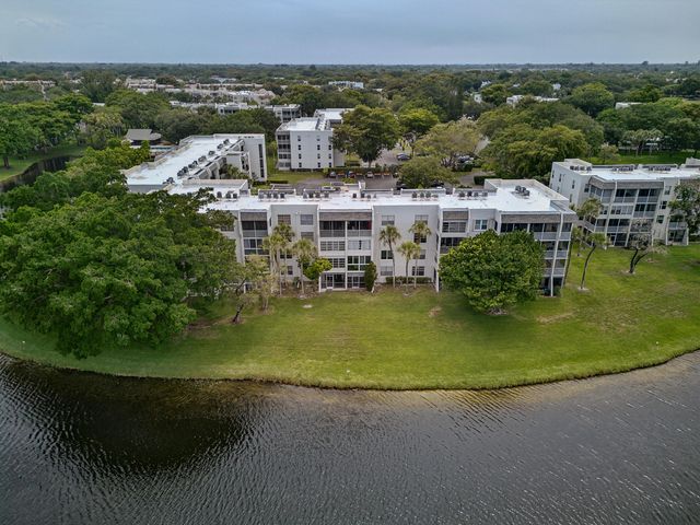 9420 Poinciana Place 108, Davie, FL 33324
