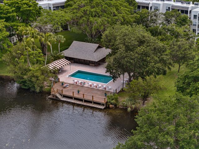 9420 Poinciana Place 108, Davie, FL 33324