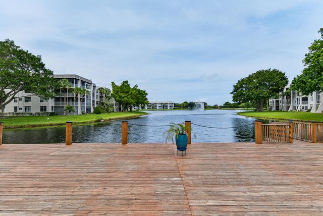 9420 Poinciana Place 108, Davie, FL 33324