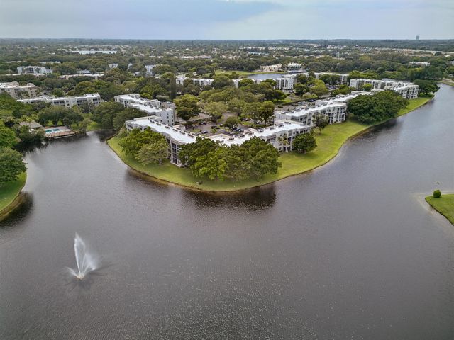 9420 Poinciana Place 108, Davie, FL 33324
