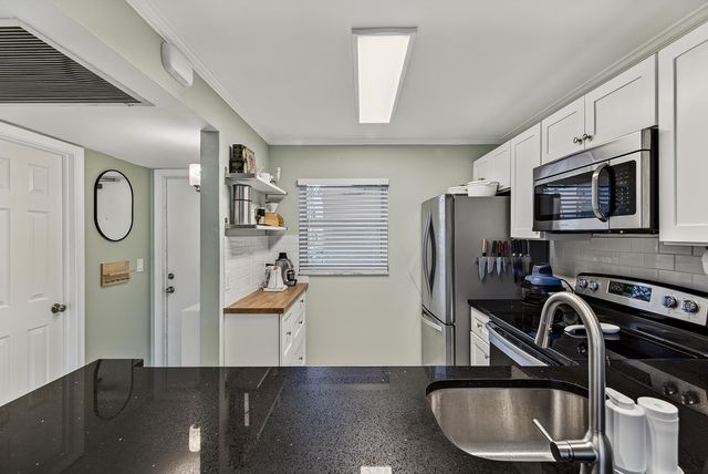 9420 Poinciana Place 108, Davie, FL 33324