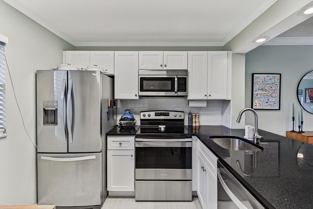 9420 Poinciana Place 108, Davie, FL 33324