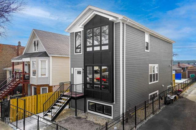 4241 W Walton Street, Chicago, IL 60651