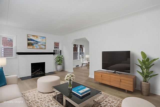 15784 Pinehurst Street, Detroit, MI 48238