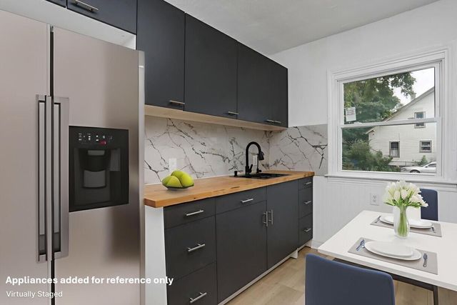 15784 Pinehurst Street, Detroit, MI 48238