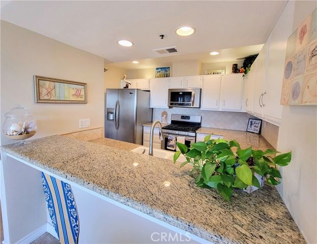 240 Nice 207, Newport Beach, CA 92663