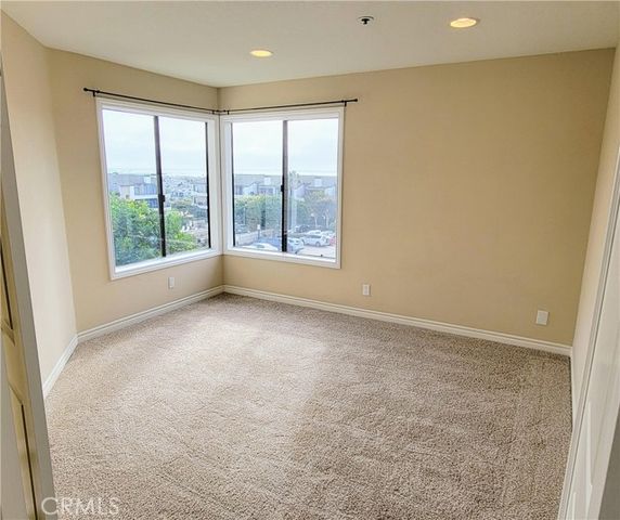 240 Nice 207, Newport Beach, CA 92663