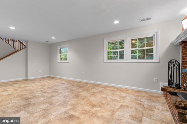 8819 LAFAYETTE DR, Owings, MD 20736