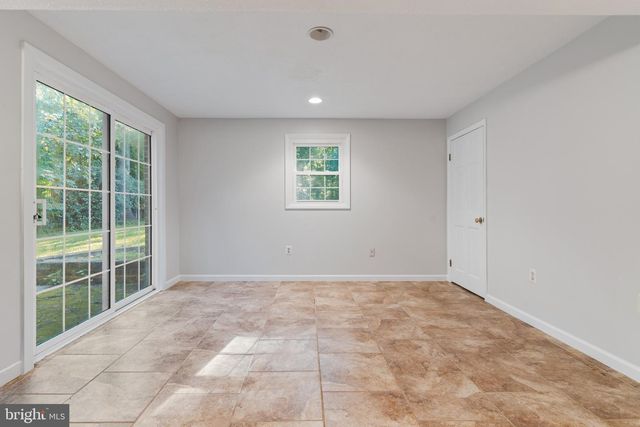 8819 LAFAYETTE DR, Owings, MD 20736