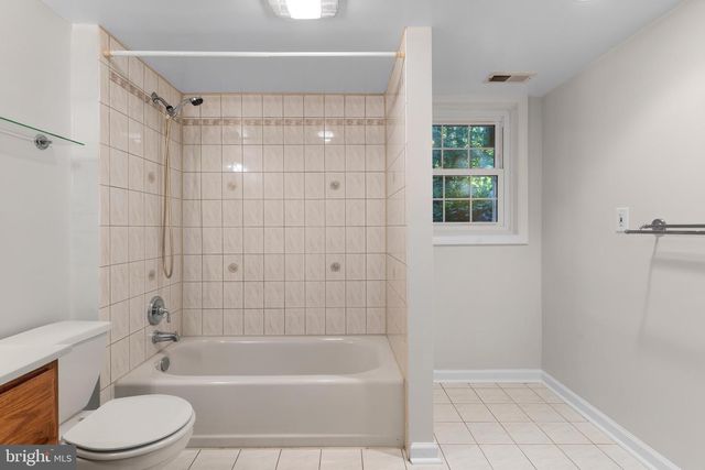 8819 LAFAYETTE DR, Owings, MD 20736