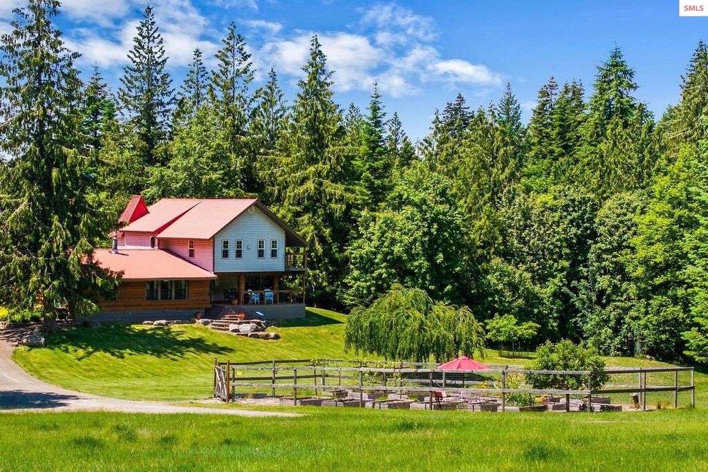 343 W Spring Creek Rd, Hope, ID 83836