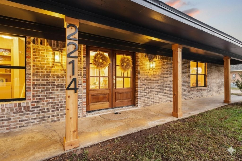 2214 Rex Cruse Drive, Sherman, TX 75092