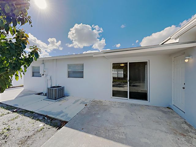 1230 SW 6th Way, Deerfield Beach, FL 33441