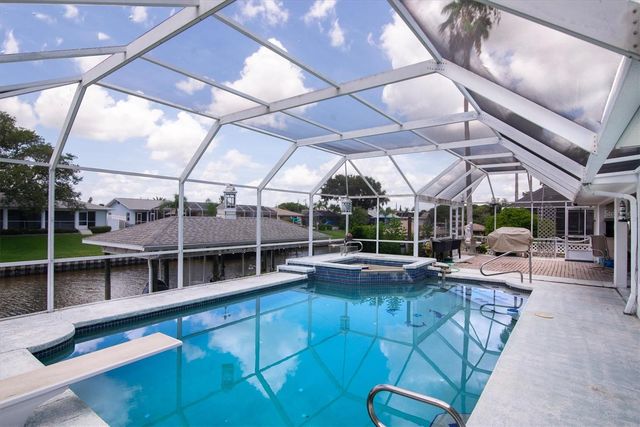12 CLOVERDALE COURT S, Palm Coast, FL 32137