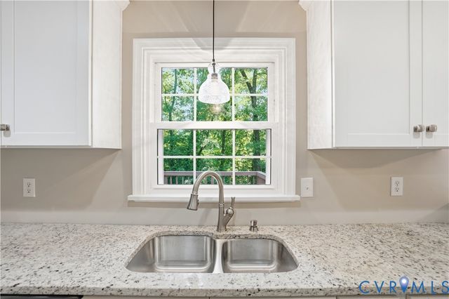 9154 Avondale Dr, Mechanicsville, VA 23116