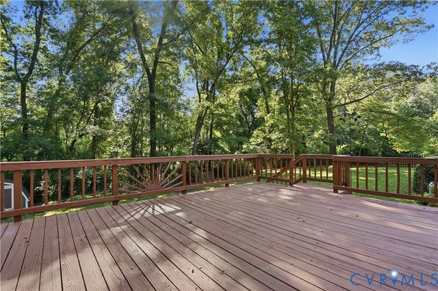 9154 Avondale Dr, Mechanicsville, VA 23116