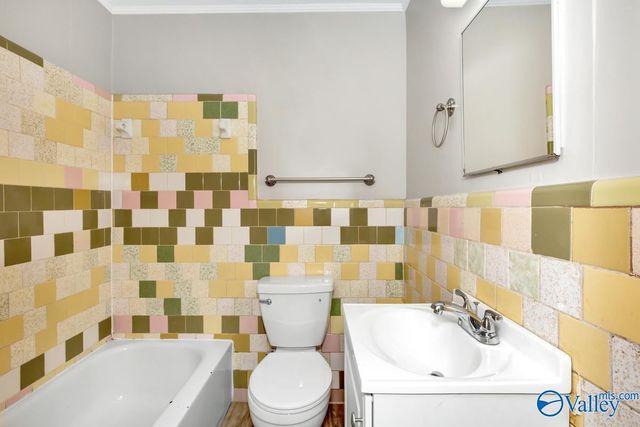 512 Oshaughnessy Avenue NE, Huntsville, AL 35801