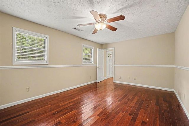 415 Grist Mill Drive E, Acworth, GA 30101
