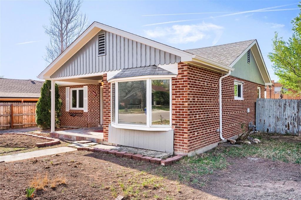 7944 W 17th Avenue, Lakewood, CO 80214