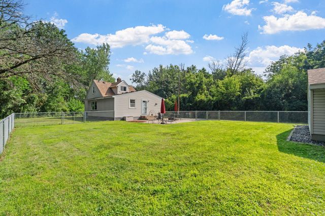 1200 89th Avenue NE, Blaine, MN 55434