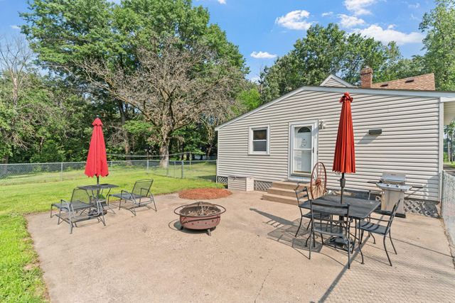 1200 89th Avenue NE, Blaine, MN 55434
