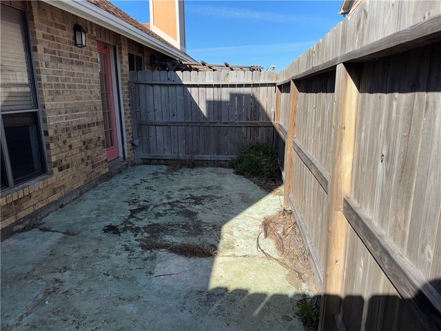 15217 LEEWARD Dr 4B, Corpus Christi, TX 78418