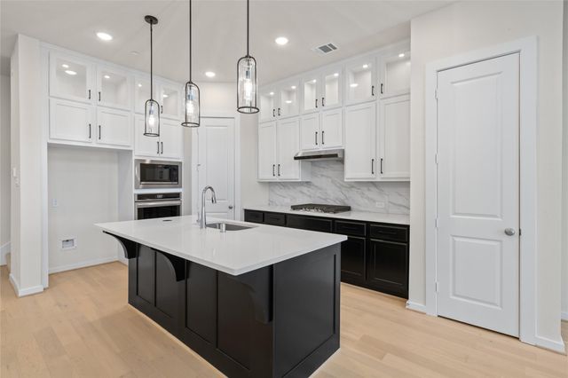 2638 Woodforest Parkway N, Montgomery, TX 77316