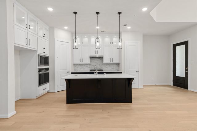 2638 Woodforest Parkway N, Montgomery, TX 77316