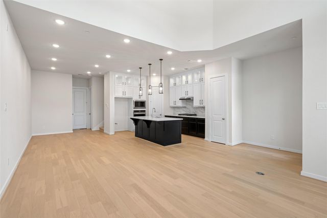 2638 Woodforest Parkway N, Montgomery, TX 77316