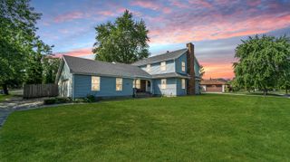 1320 Cedarcrest Drive, Munster, IN 46321