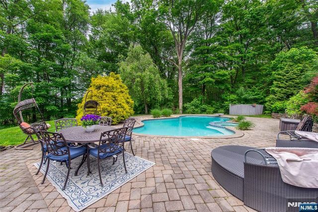 7 Briscoe, Ringwood, NJ 07456