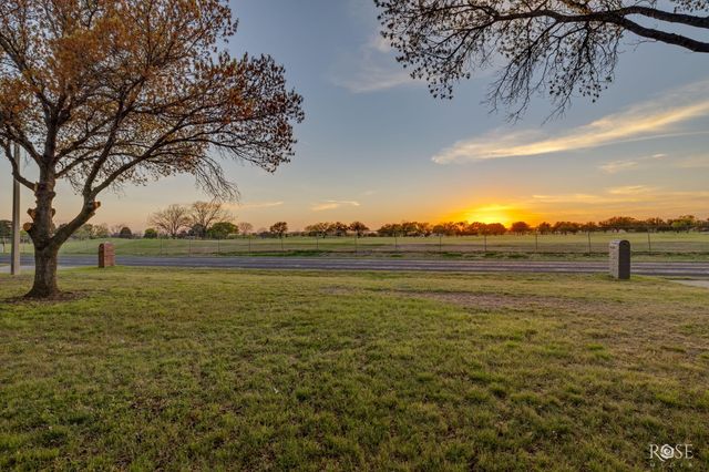 1628 Country Club Road, San Angelo, TX 76904