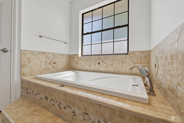 1628 Country Club Road, San Angelo, TX 76904