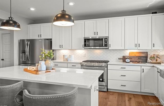 693 Gretchen Lane, Saline, MI 48176