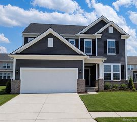 693 Gretchen Lane, Saline, MI 48176