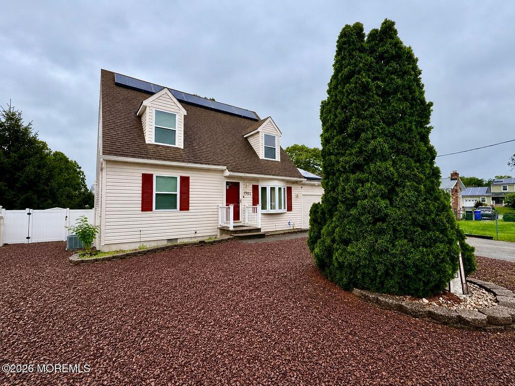 1901 Teakwood Road, Toms River, NJ 08753