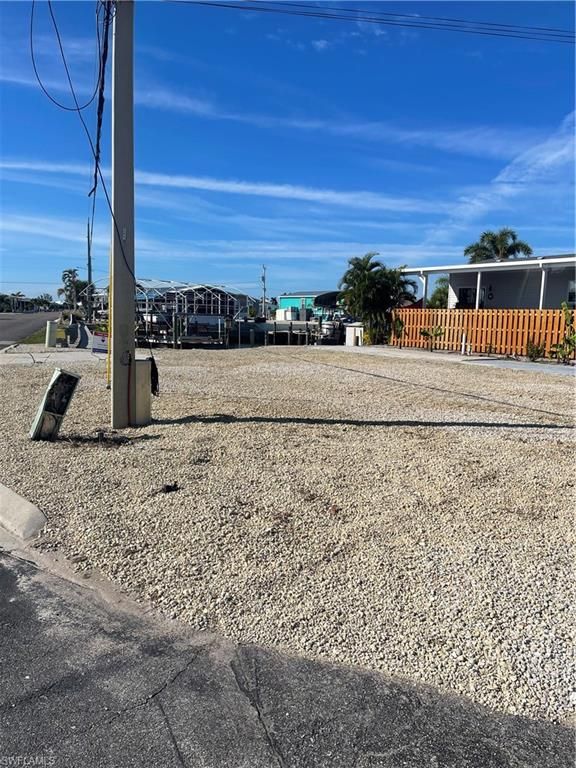 3810 Cherry Estates PKWY, ST. JAMES CITY, FL 33956 — exterior