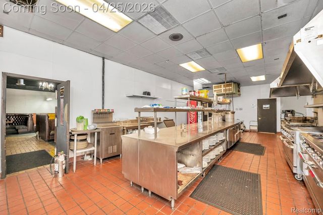 17420 E Warren, Detroit, MI 48224
