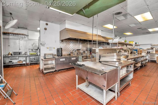 17420 E Warren, Detroit, MI 48224