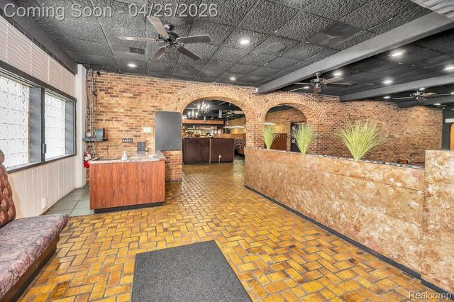 17420 E Warren, Detroit, MI 48224