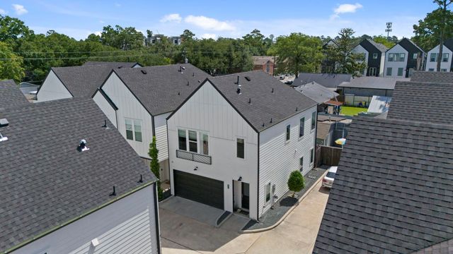825 Martin Street, Houston, TX 77018