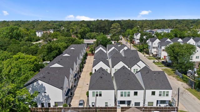 825 Martin Street, Houston, TX 77018