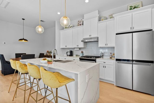 825 Martin Street, Houston, TX 77018