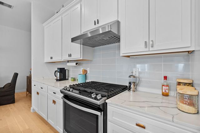 825 Martin Street, Houston, TX 77018