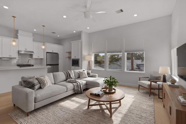 825 Martin Street, Houston, TX 77018