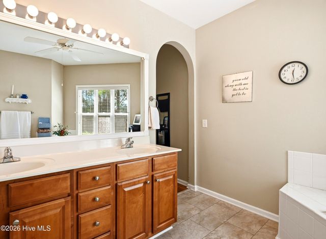 3909 Botsford Court Unit 104, Wilmington, NC 28412