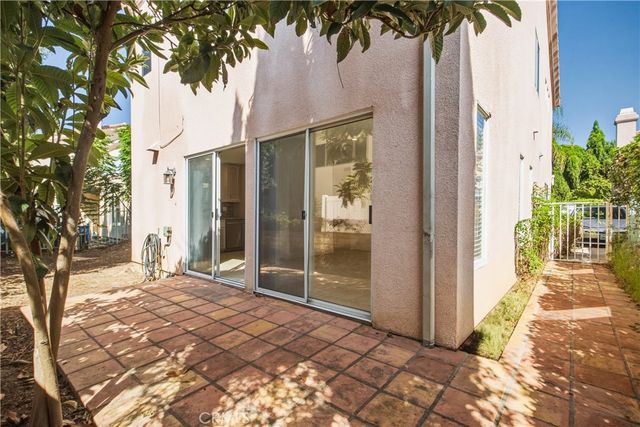 10002 Unit C Reseda Boulevard, Northridge, CA 91324