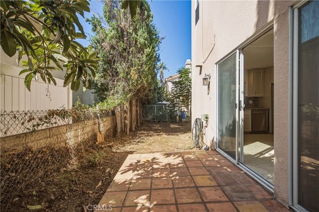 10002 Unit C Reseda Boulevard, Northridge, CA 91324